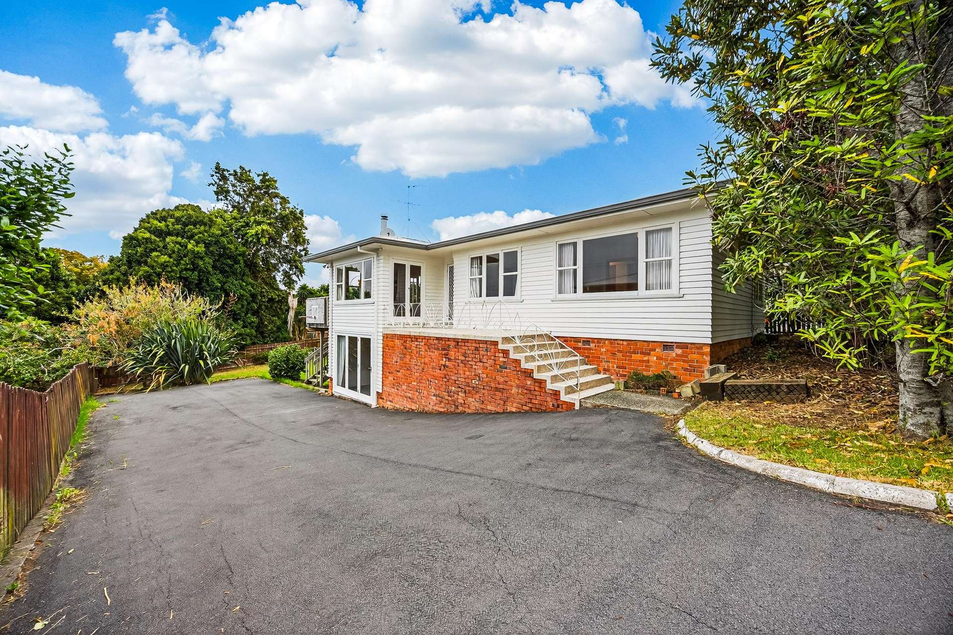 49 Tiroroa Avenue Te Atatu South_0