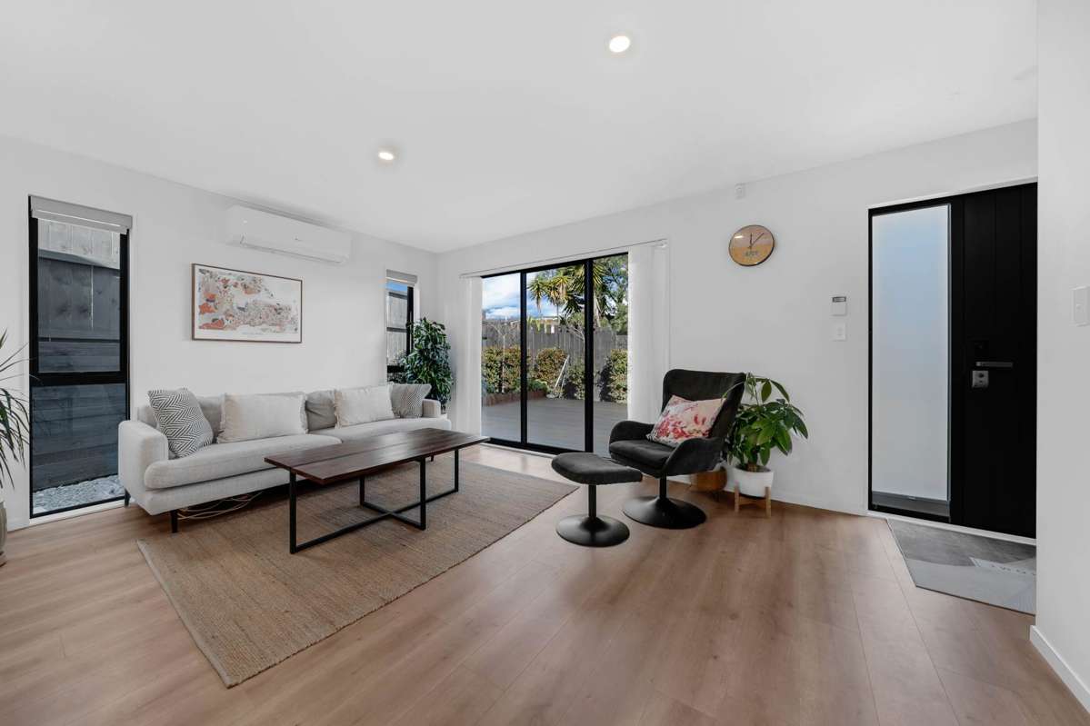 82E White Swan Road_2