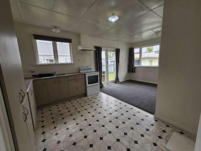 71 Queenwood Road 10516_3