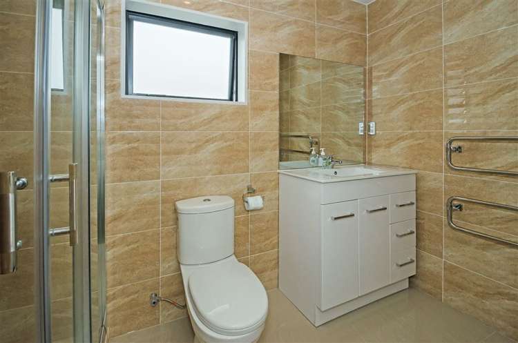 110b Royal Road Massey_8