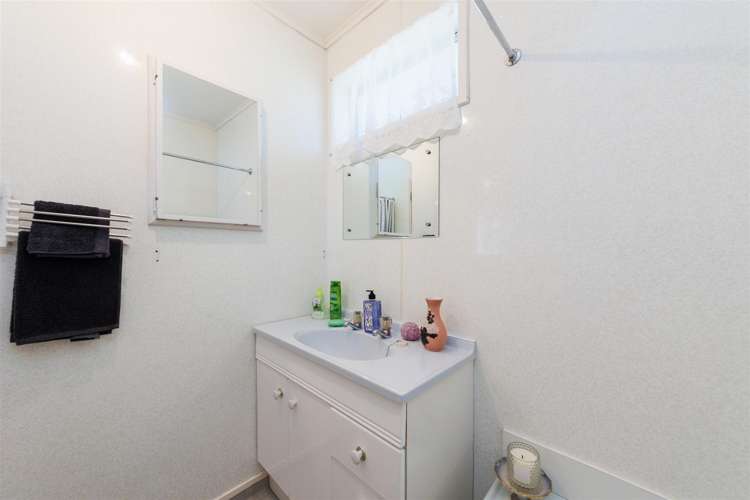 149a High Street Bulls_16