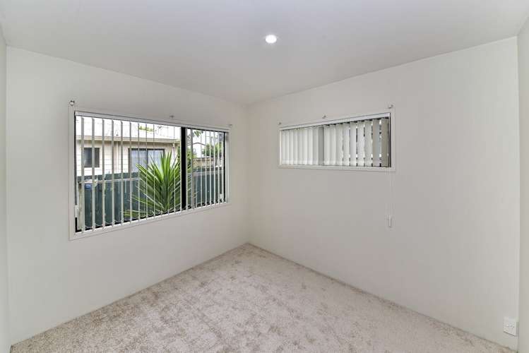 2/11 Barneys Farm Road Clendon Park_4