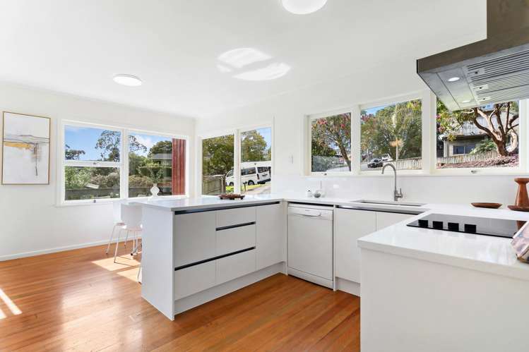 1/1 Nea Place Hillcrest_7