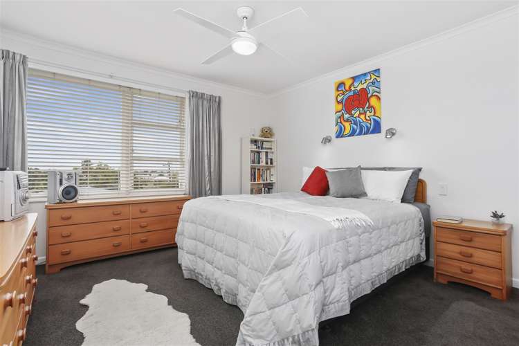 48 Tiroroa Avenue Te Atatu South_13