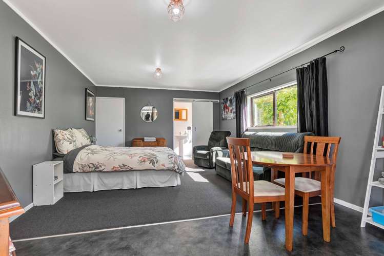 15 Brecon Road Stratford_17