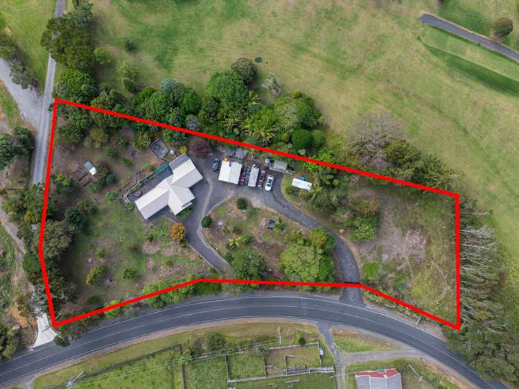 1688 South Head Road Helensville_38