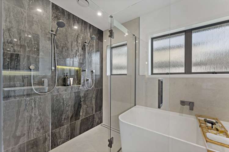 11 Rochas Place Clover Park_19