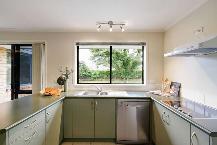 12 Miers Glade Rototuna North_7