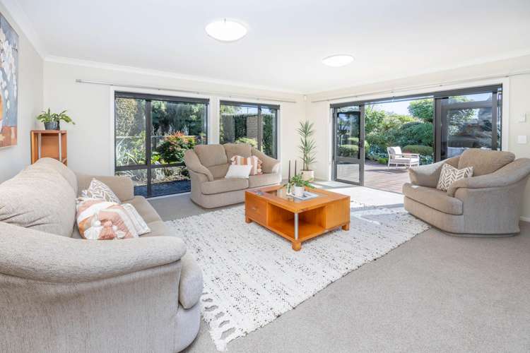 72 Barrington Drive Huntington_8