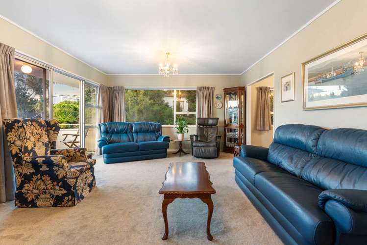 56 Mayfair Crescent Mairangi Bay_14