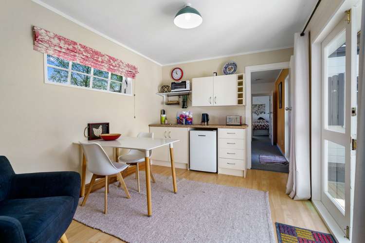 16 Cowley Drive Leamington_18