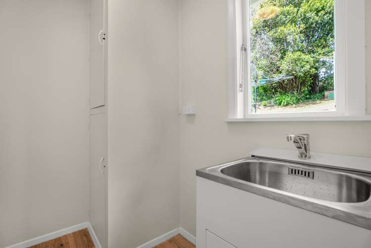 26 York Place Cannons Creek_11