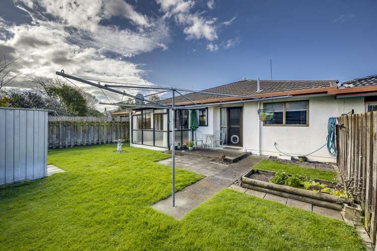 810 Queen Street West_0