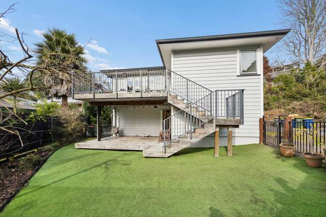 1/4 James Scott Place Te Atatu South_1