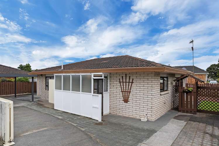 2/3A Youngs Road Papakura_13