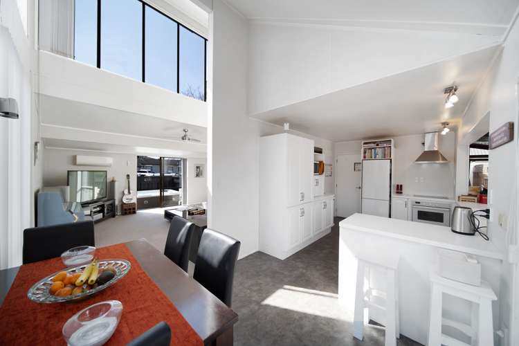 2/2 Corolu Place Conifer Grove_5