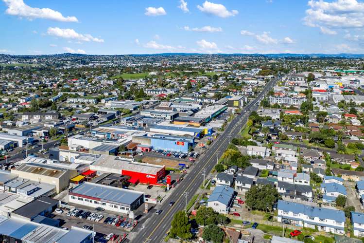 Unit C/4099 Great North Road Glen Eden_2