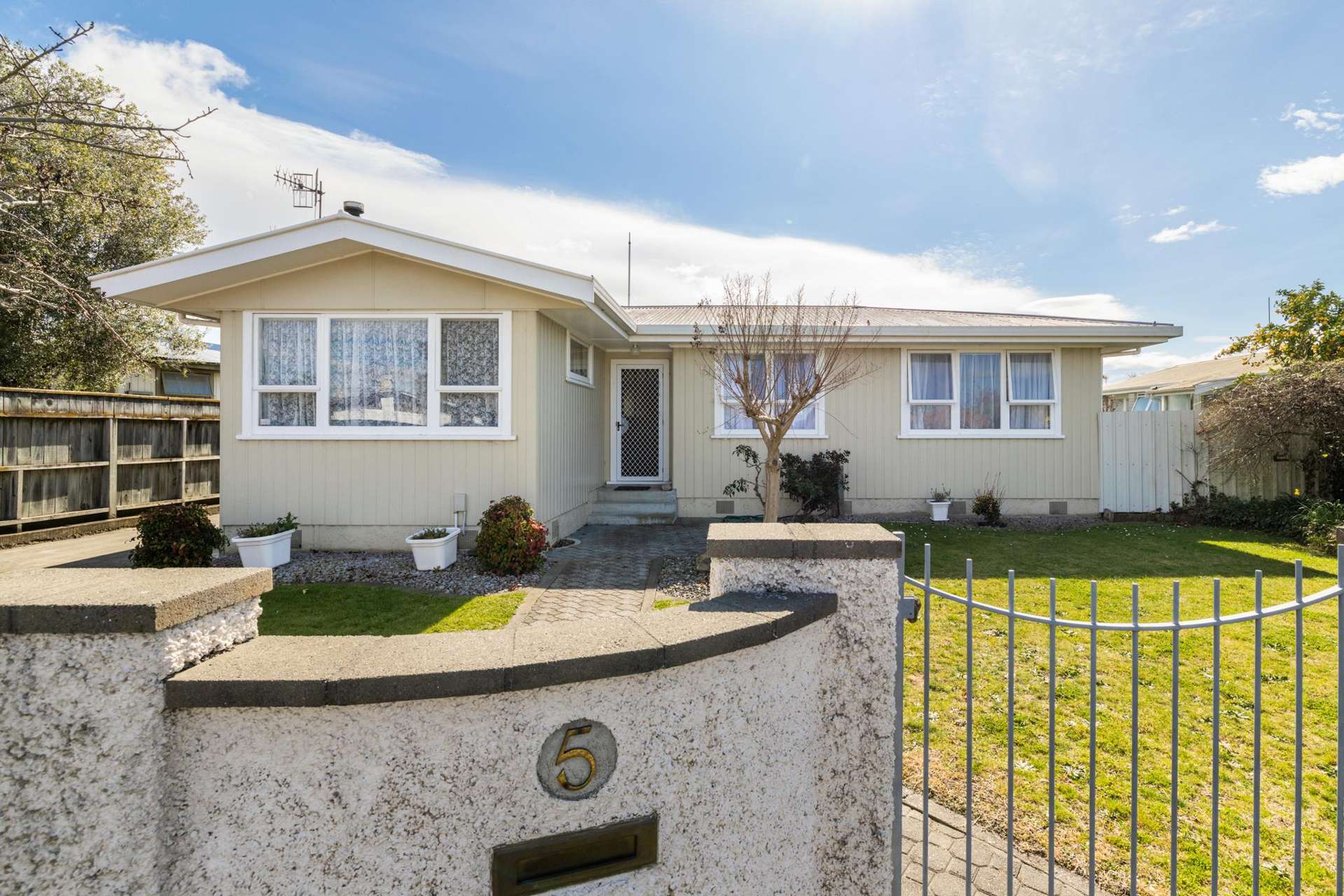 5 Whitby Crescent Flaxmere_0