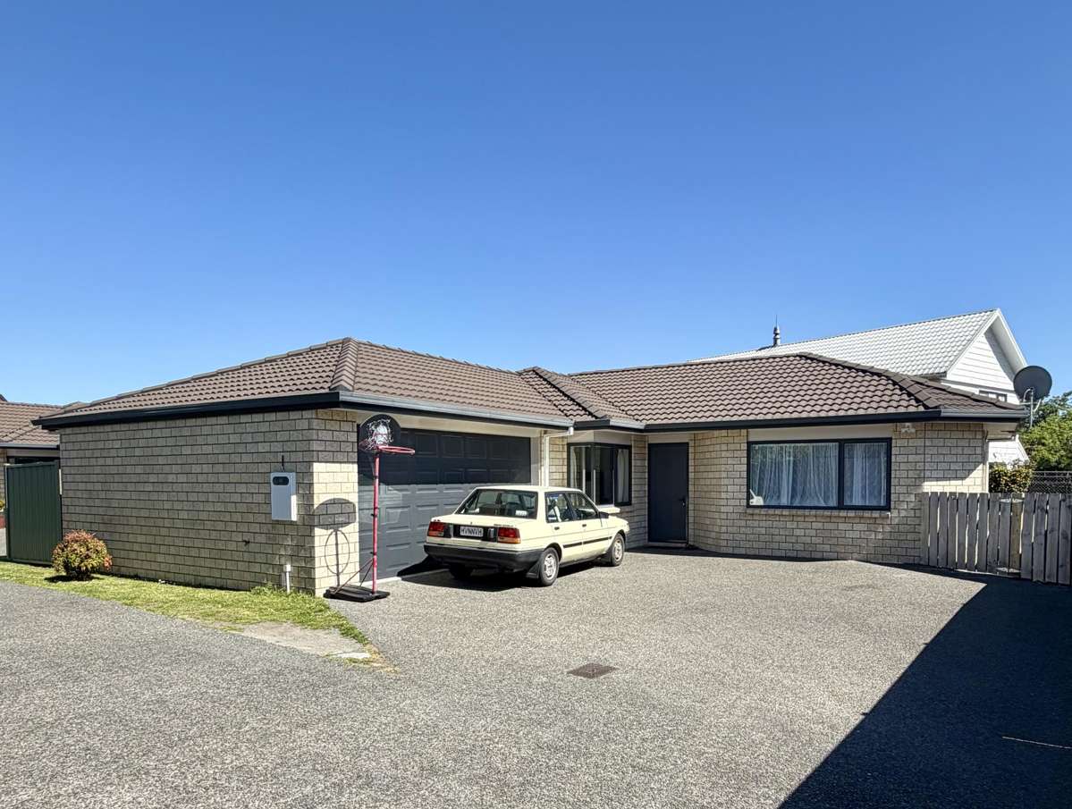 Modern Comfort & Easy Living in a Peaceful Setting 1