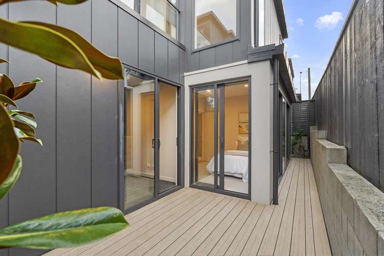 201E Hurstmere Road Takapuna_15