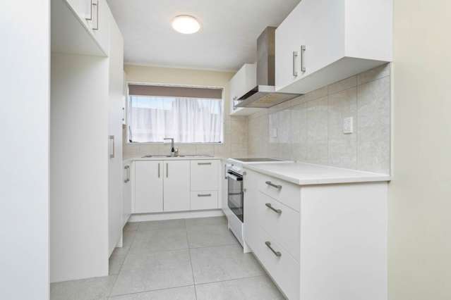 41 Gosford Drive Botany Downs_3