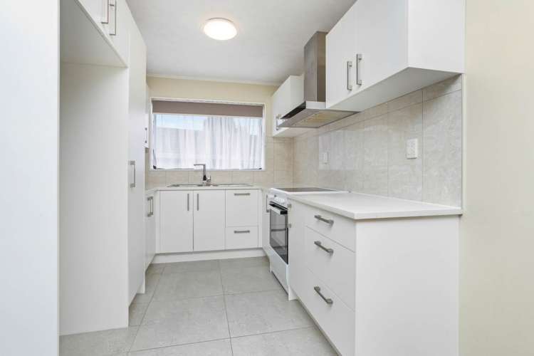 41 Gosford Drive Botany Downs_3