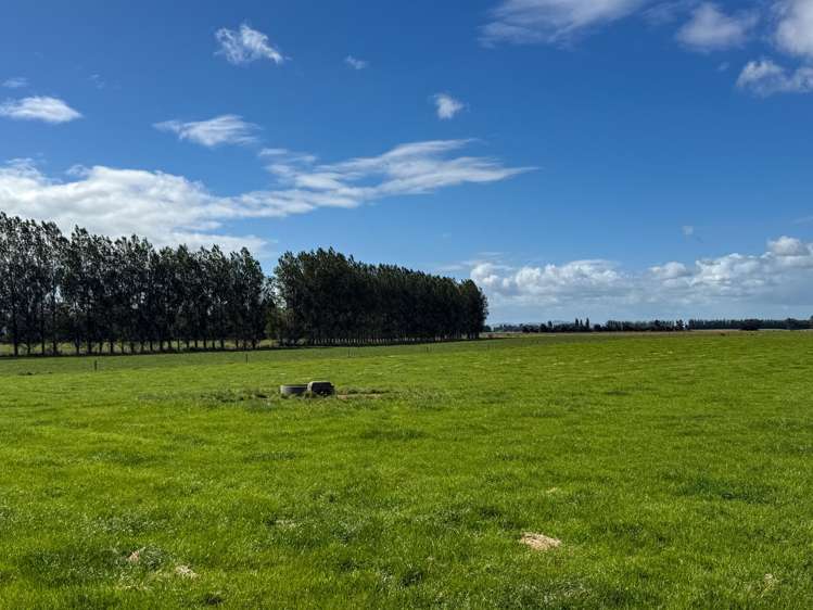 867 Hundred Line Road East South Hillend_5