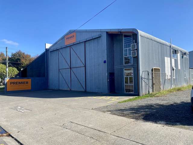 Industrial warehouse on Stoneycroft