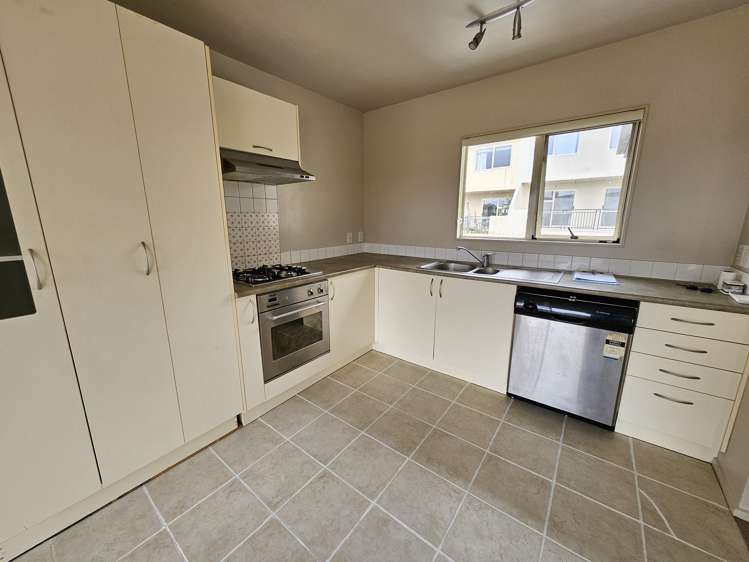 7/11 Spencer Road Oteha_6