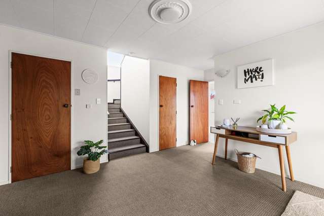 901A Dufferin Street Akina_4