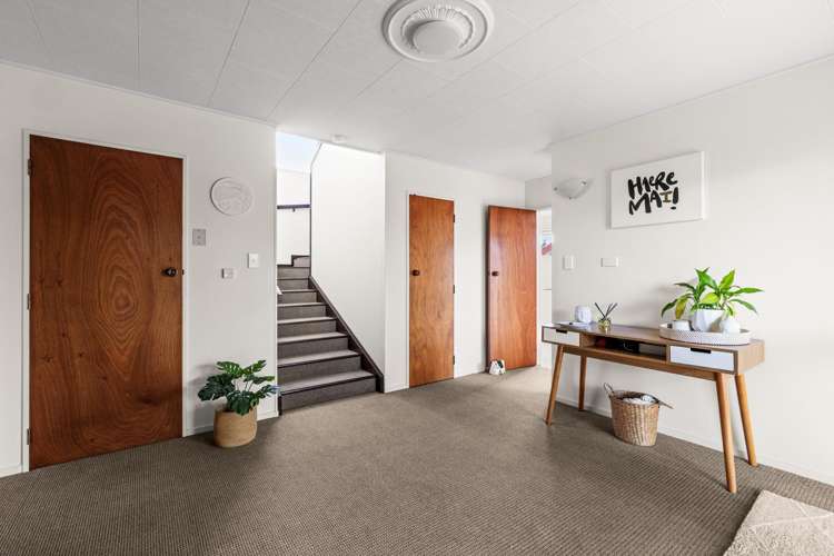 901A Dufferin Street Akina_4