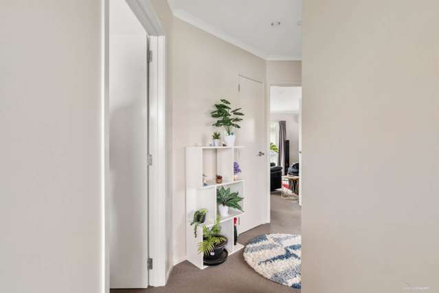 8/8 Village Place Tuakau_3