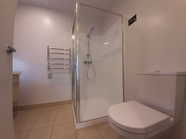 75 Victoria Street West 10015_6