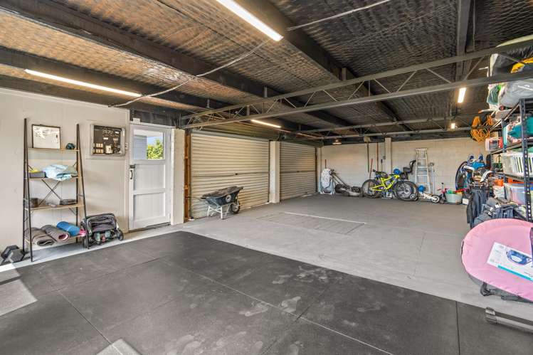 82 Kingswood Road Brookfield_24