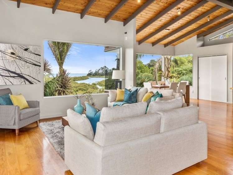 632 Huia Road Parau_7