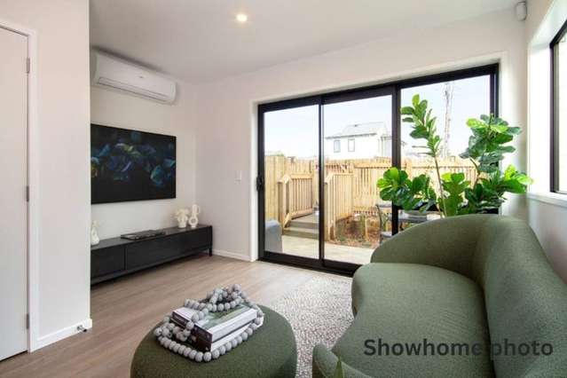 Two bedroom with fenced section