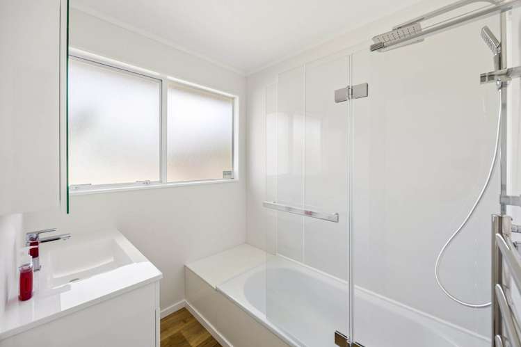 5A Stokes Avenue Te Atatu Peninsula_11