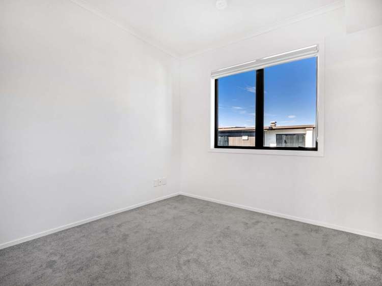 17/11 CARLOS DRIVE Flat Bush_22