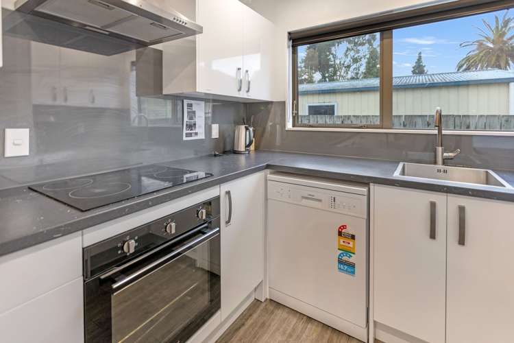 16 Mahanga Road Fairy Springs_7