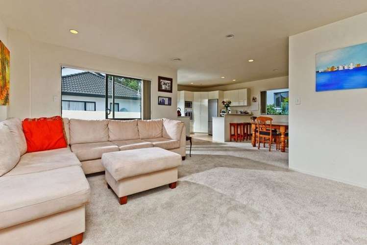 2/14 Greenridge Court Glenfield_2