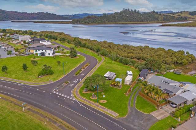 1 Hei Esplanade Whitianga_3