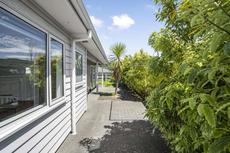 8 Henrietta Maxwell Grove Wainuiomata_12