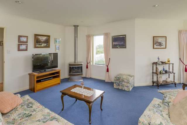 24 Barrett Drive Waikanae Beach_3