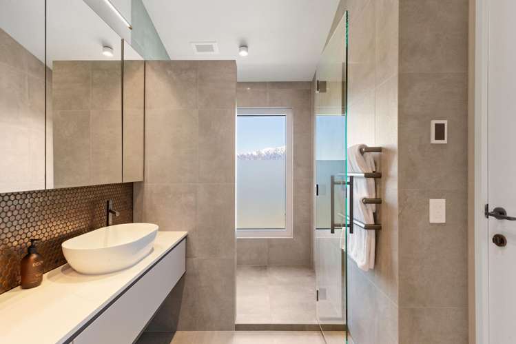 8 Lochy Road Fernhill_13