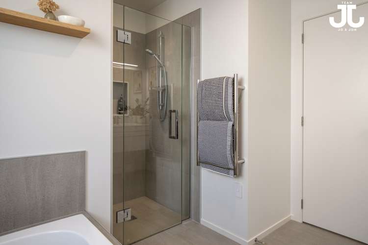 56 Whakaturou Crescent Pyes Pa_15