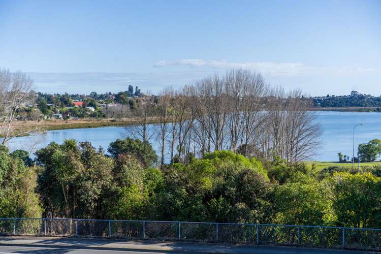 6/29 Accadia Lane (Chadderton Apartments) Avenues_1