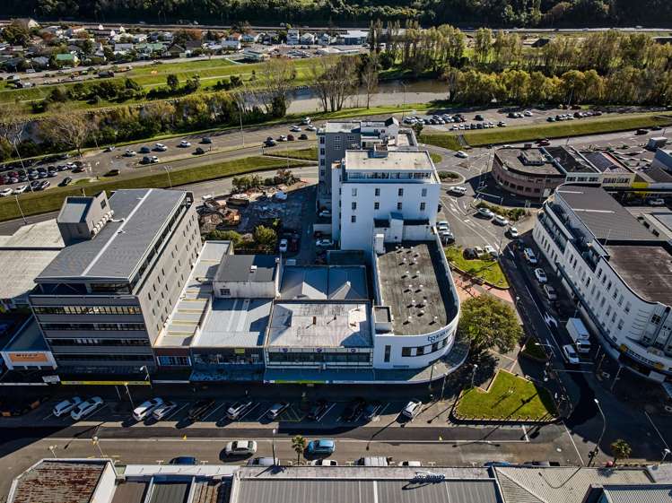 129-131 High Street Hutt Central_10