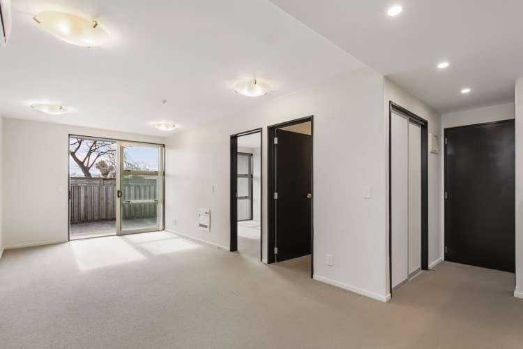 8/14 Brougham Street Addington_4