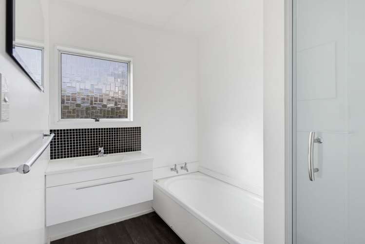 27A Tiverton Crescent Whalers Gate_22