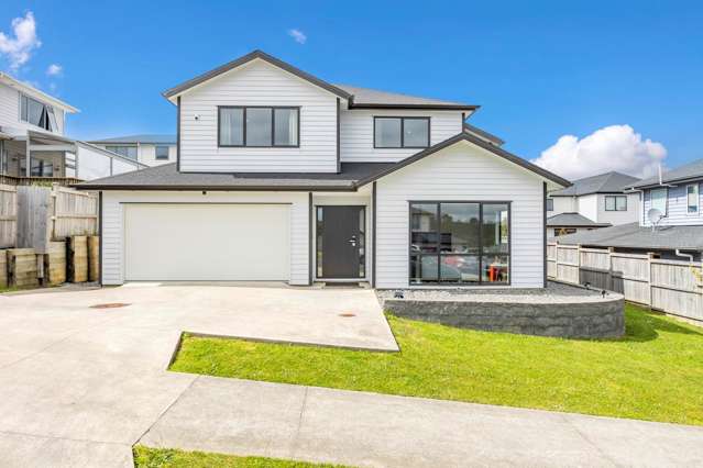 Family Home In Desirable Orewa